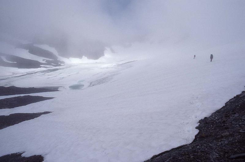 Bailey Trav 047 Aug-1989 Descending from Mt Ferry.jpg